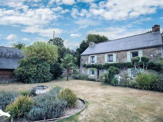 Maison à vendre 234 300 € 4 pièces 3 chambres 108 m² 2 570 m² de terrain Le Cloître-Pleyben 29190