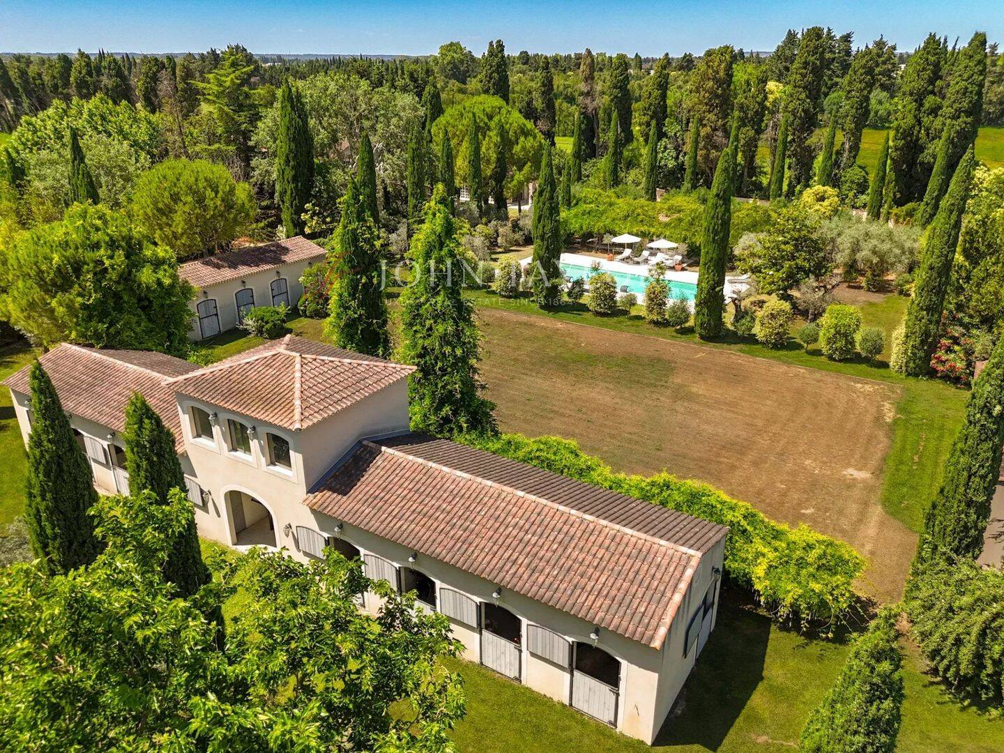 Maison 5 pièces 330 m² · à Eygalières · 330 m² · 2 450 000 €