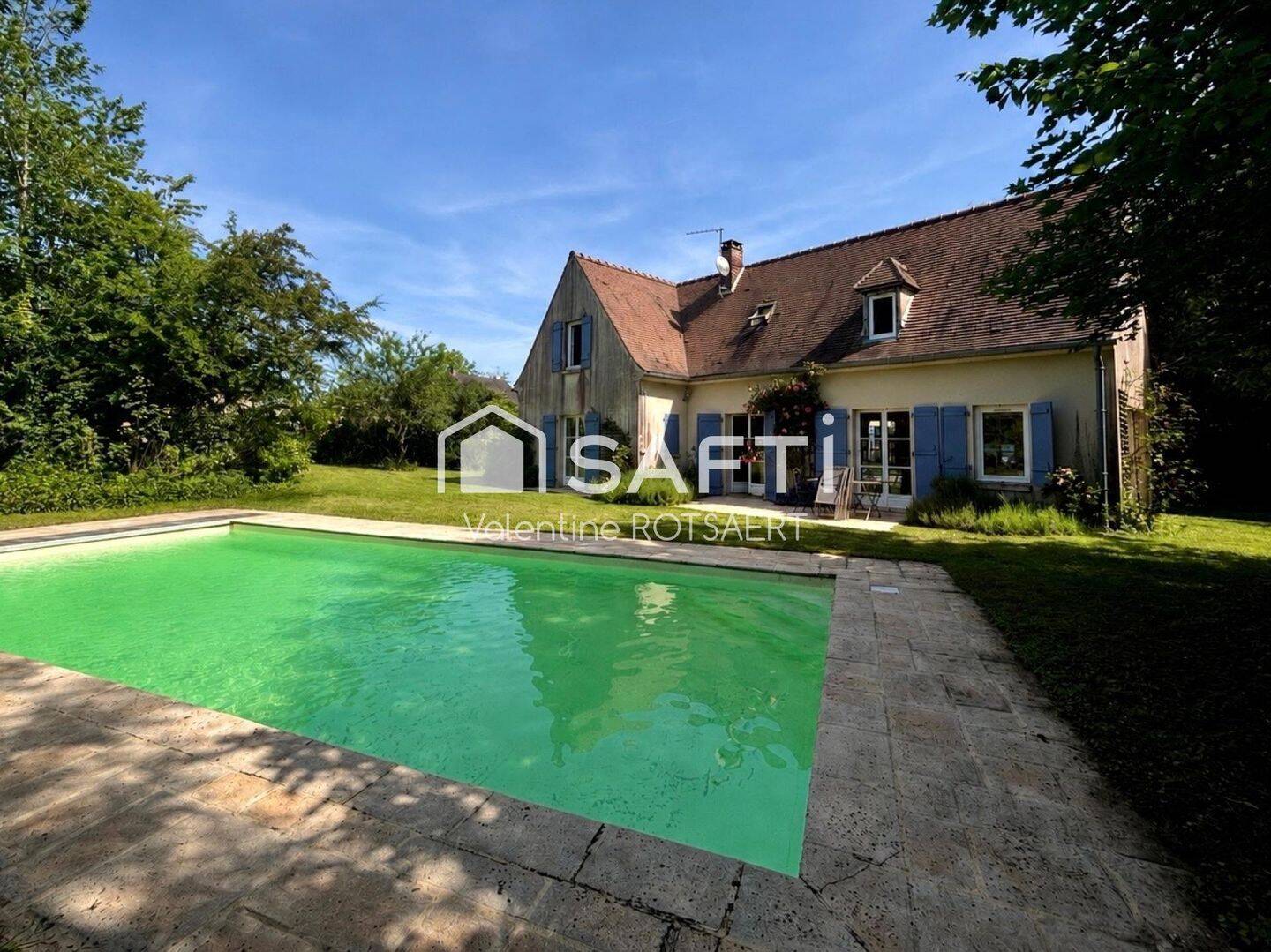 Maison 8 pièces 225 m² · à Pierrefonds · 225 m² · 599 000 €