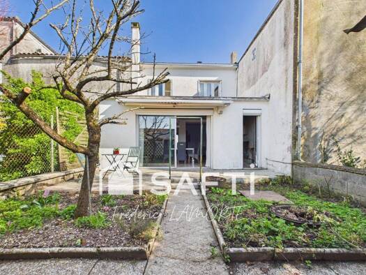 Maison à vendre 249 000 € 5 pièces 3 chambres 100 m² 227 m² de terrain Clavette 17220