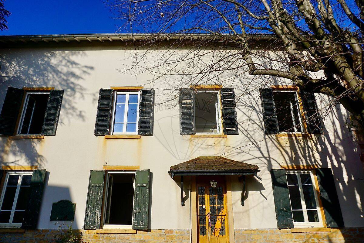 Maison 6 pièces 195 m² · à Limas · 195 m² · 250 000 €