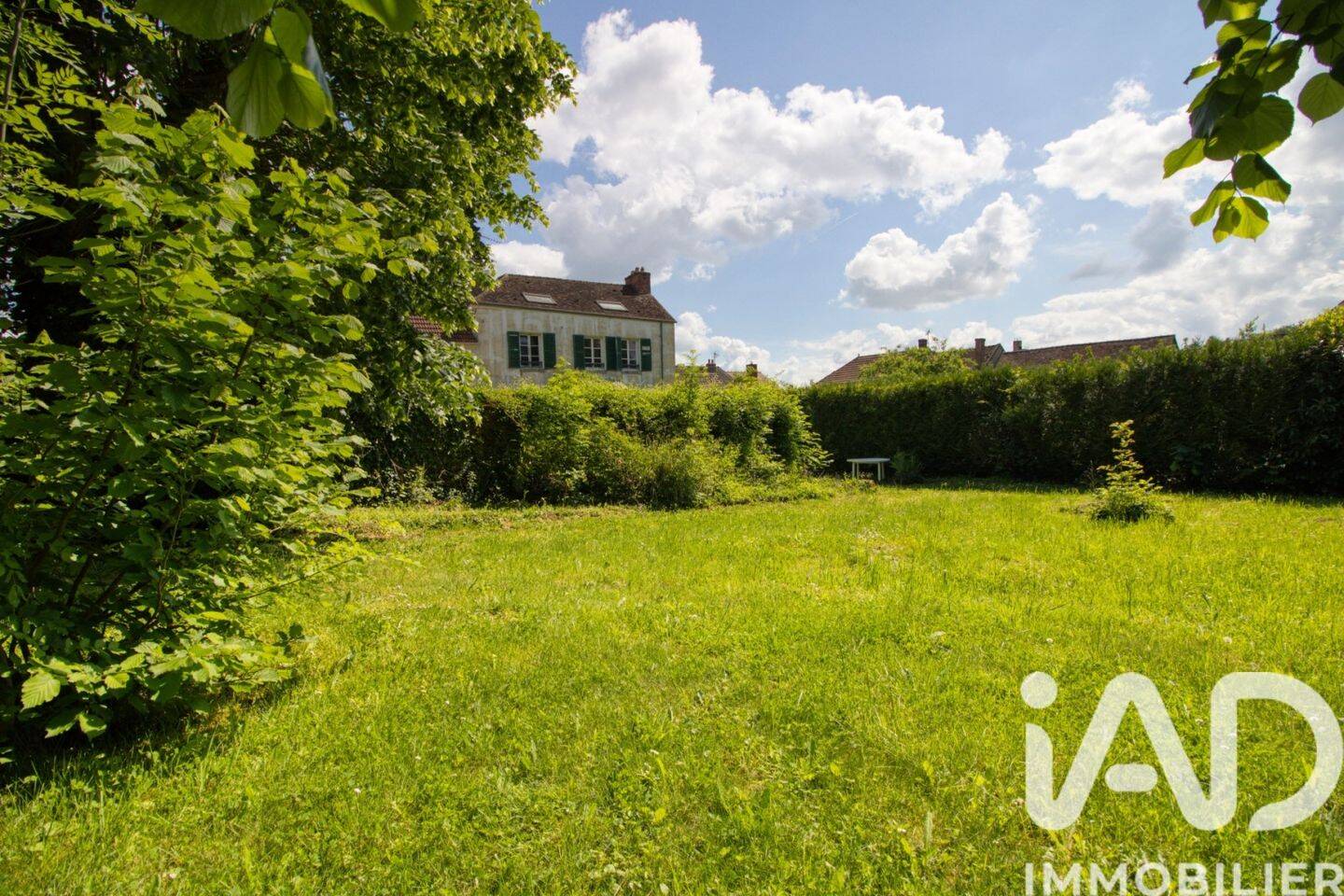 Maison 11 pièces 225 m² · à Morainvilliers · 225 m² · 349 000 €