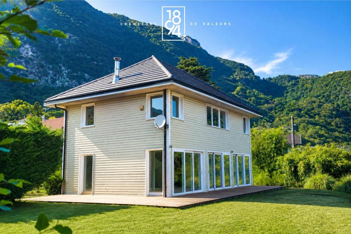 Maison 5 pièces 139 m² · à Bourdeau · 139 m² · 815 000 €
