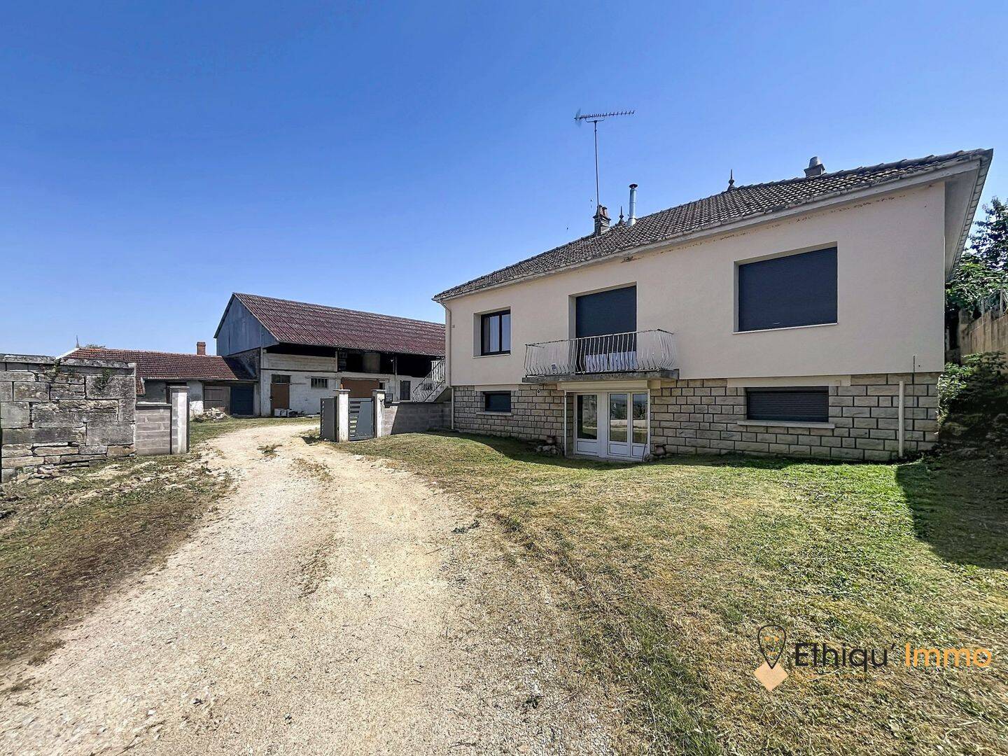 Maison 7 pièces 225 m² · à Nully · 225 m² · 168 000 €