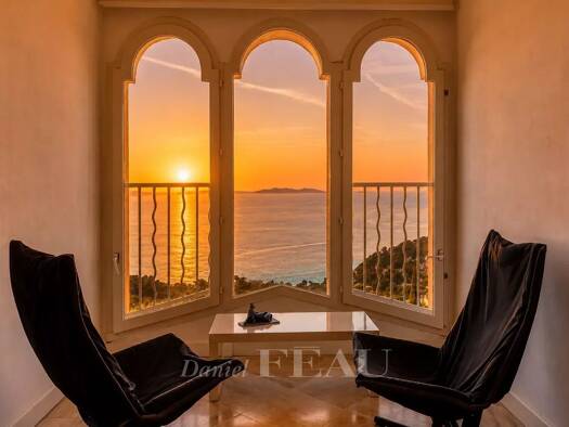 Villa à vendre 3 885 000 € 7 pièces 4 chambres 190 m² 3 174 m² de terrain Rayol-Canadel-sur-Mer 83820