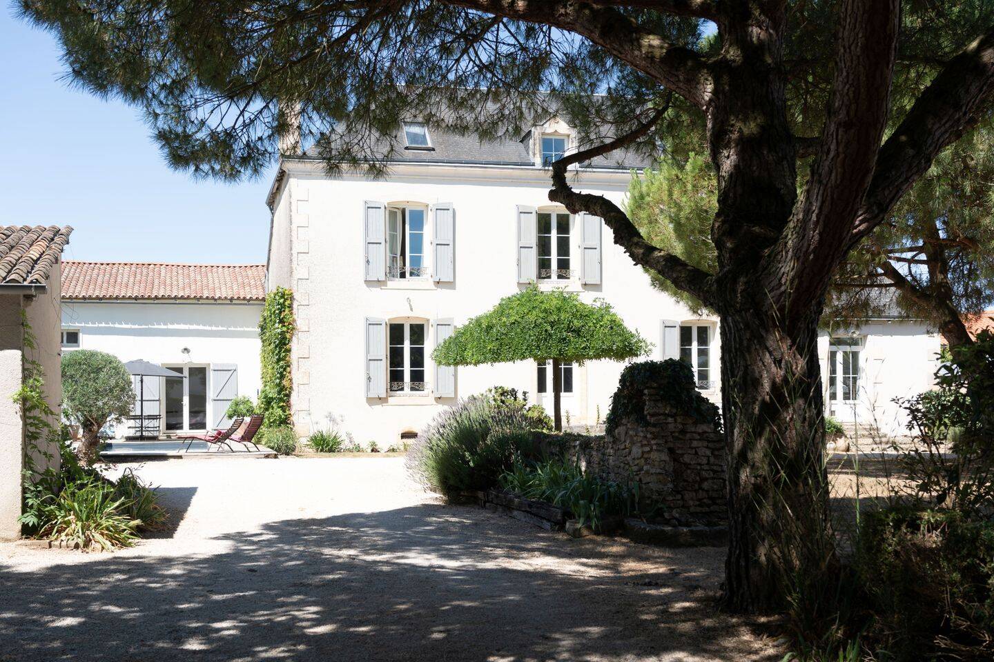 Maison 9 pièces 412 m² · à Vouillé · 412 m² · 625 000 €
