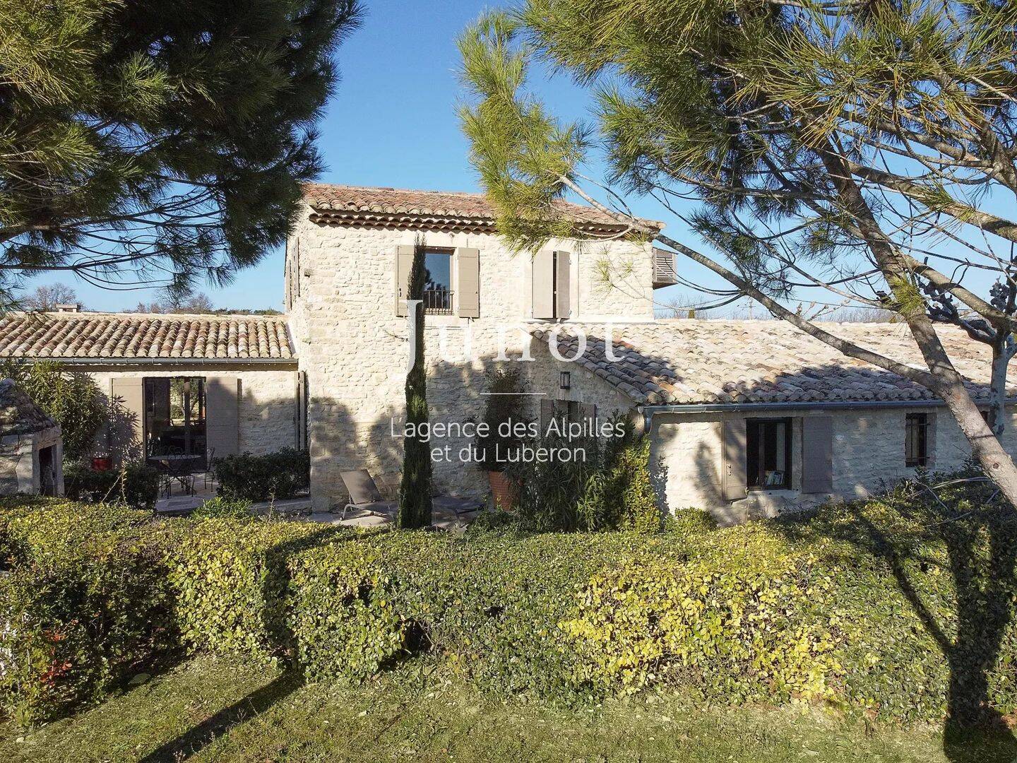 Maison 6 pièces 212 m² · à Gordes · 212 m² · 2 480 000 €