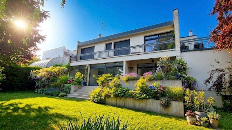 Maison 11 pièces 262 m² · à Bougival · 262 m² · 1 390 000 €