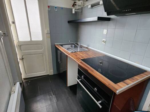 Appartement à louer 470 € 1 pièce 32 m² Étage 1/4 Centre Ville Pau 64000