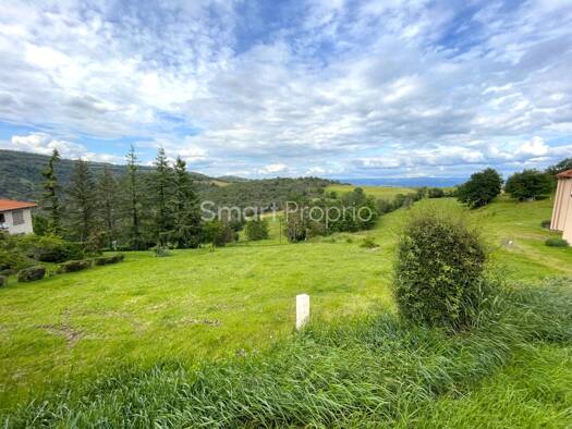 Terrain constructible viabilisé à vendre 19 500 € 1 447 m² de terrain Léotoing 43410