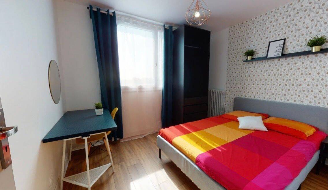 Appartement 5 pièces 84 m² · à Lyon 8ème Arrondissement · 84 m² · 510 €