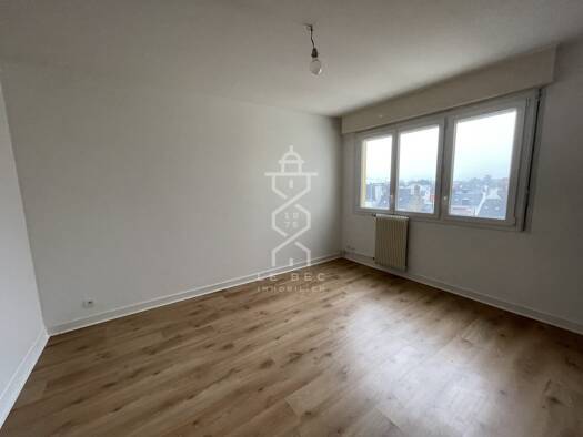 Appartement à louer 620 € 2 pièces 1 chambre 42,3 m² Étage 4/5 Lorient 56100