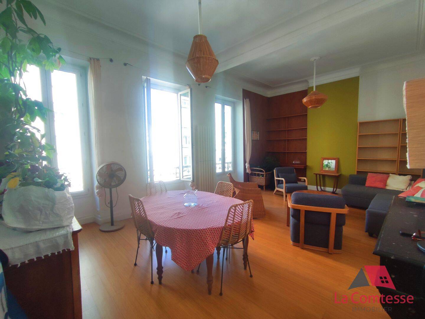 Appartement 5 pièces 130 m² · à Marseille 7ème Arrondissement · 130 m² · 2 300 €