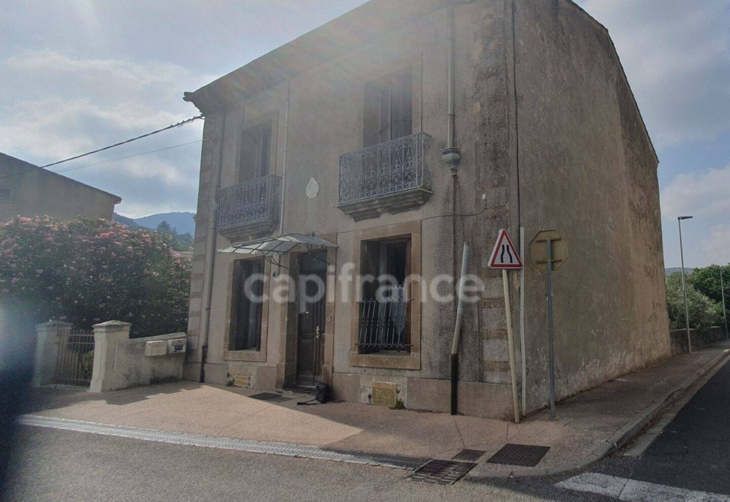 Maison 6 pièces 160 m² · à Le Bousquet-d'Orb · 160 m² · 243 000 €