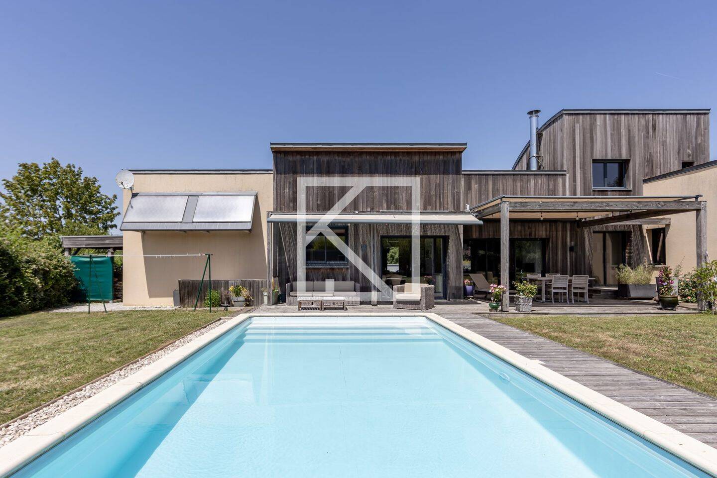 Maison 7 pièces 197 m² · à Coulaines · 197 m² · 693 000 €