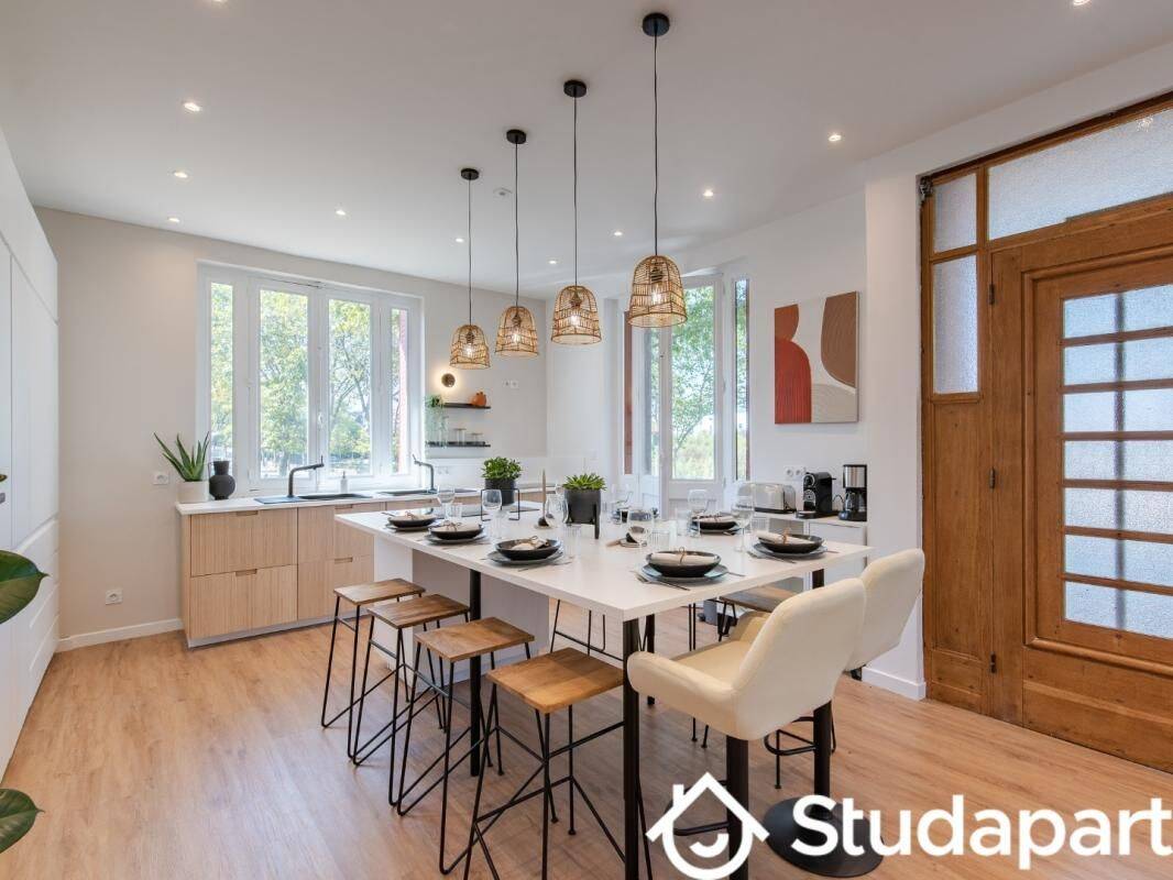 1 pièce 12 m² · à Vénissieux · 12 m² · 700 €/mois