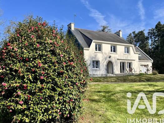 Maison à vendre 359 000 € 10 pièces 7 chambres 201 m² Le Cloître-Pleyben 29190