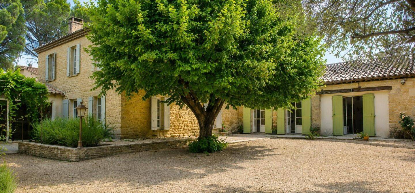 Maison 7 pièces 268 m² · à Vacqueyras · 268 m² · 540 000 €