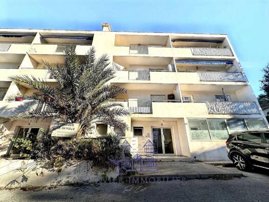 Appartement à vendre 180 000 € 3 pièces 2 chambres 84 m² RDC/3 Toulon 83200