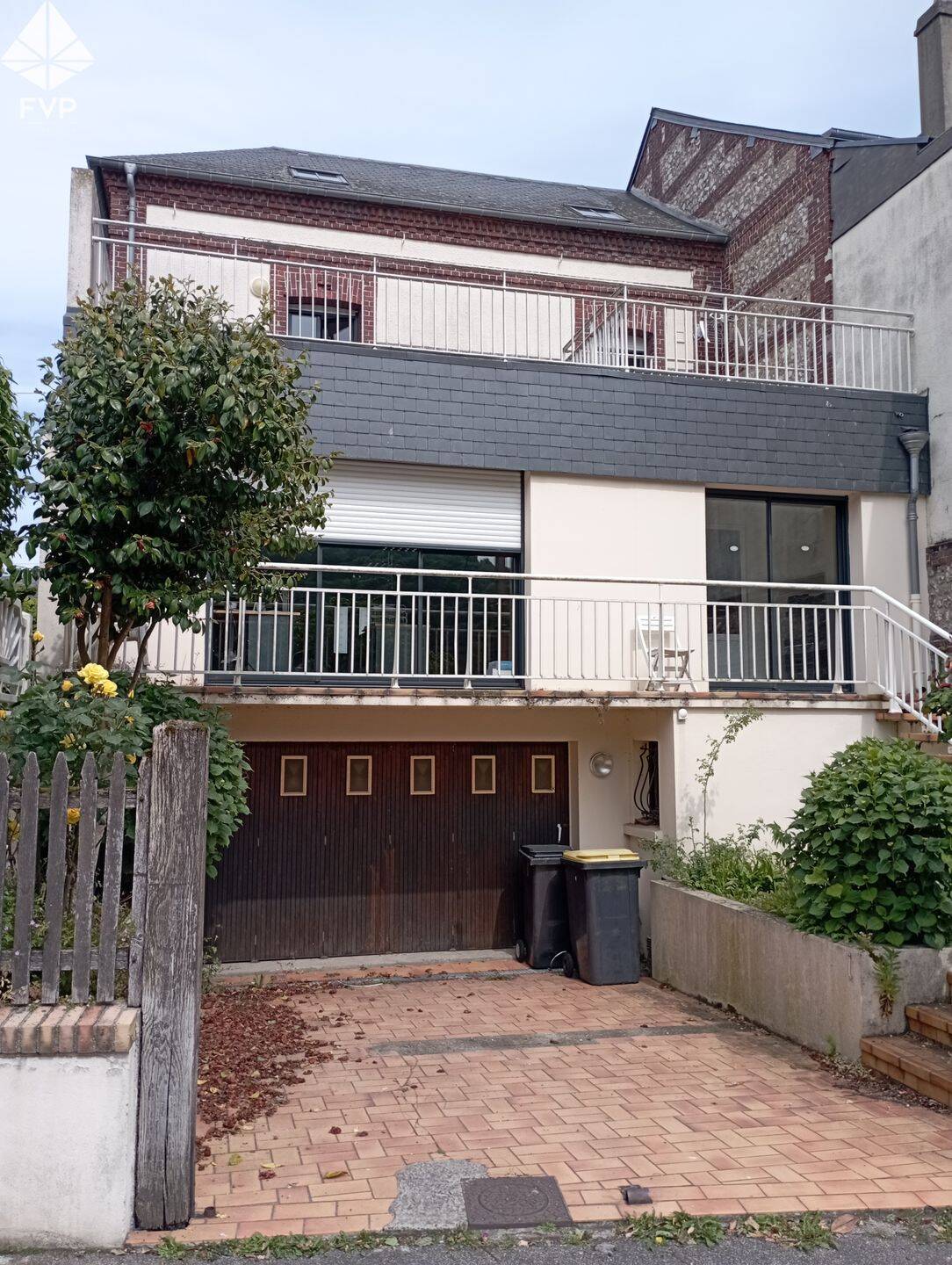 Maison 8 pièces 160 m² · à Lillebonne · 160 m² · 199 000 €