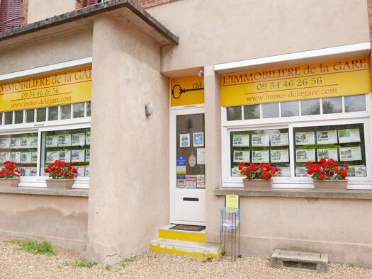 Local commercial à louer 820 € 37 m² de surface de vente Maintenon 28130