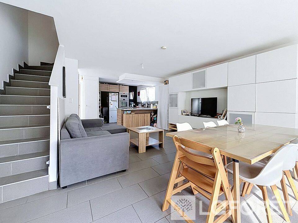 Maison 4 pièces 82 m² · à Scharrachbergheim-Irmstett · 81,7 m² · 277 095 €