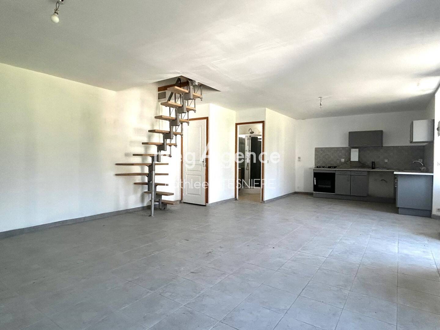 Maison 4 pièces 95 m² · à Sainte-Cécile · 95 m² · 136 400 €