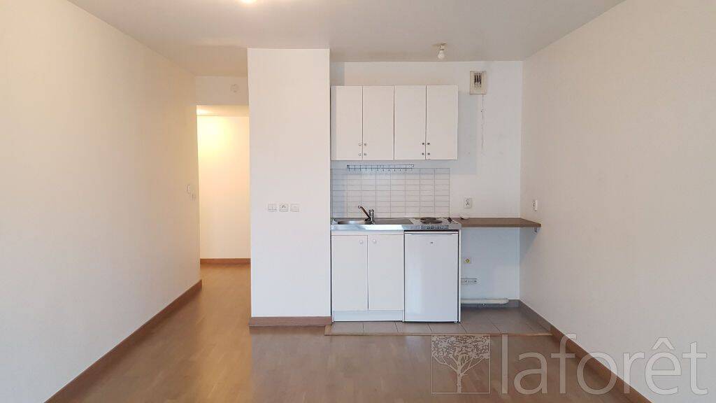 Appartement 1 pièce 33 m² · à Villeneuve-le-Roi · 33 m² · 702 €