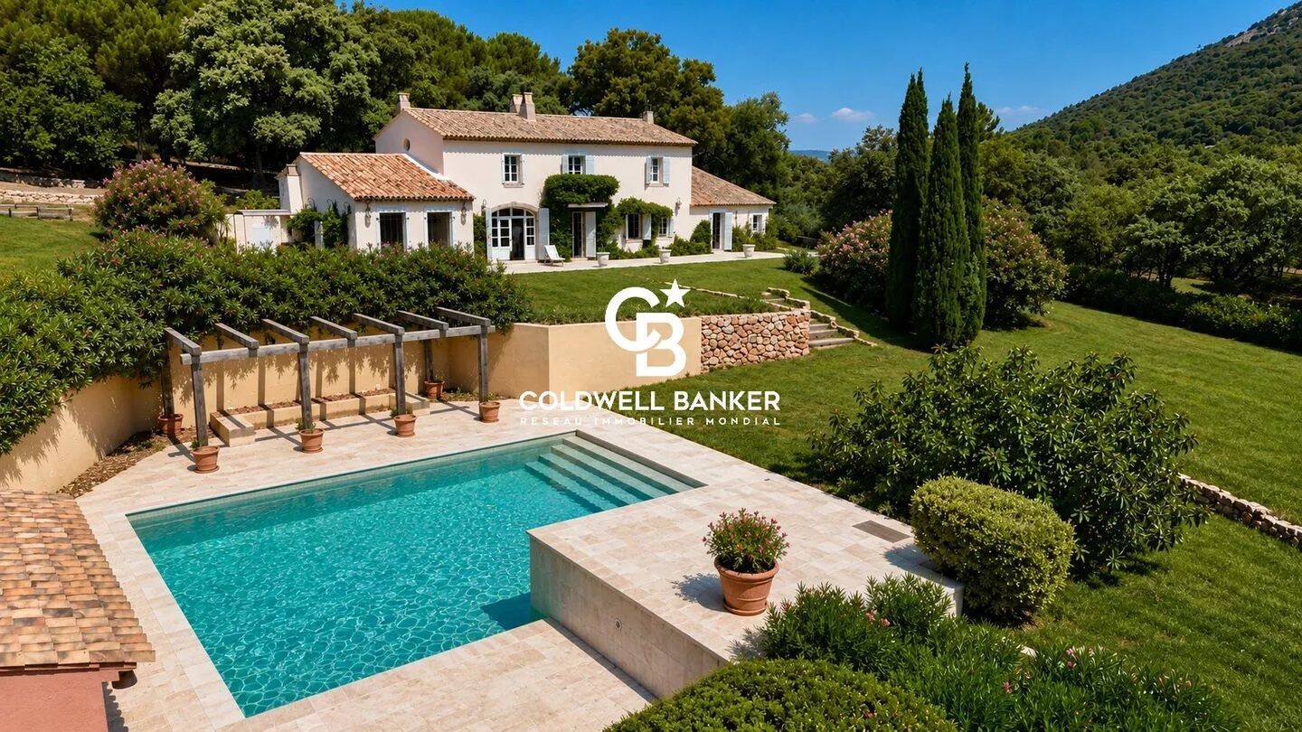 Maison 6 pièces 261 m² · à Grimaud · 261 m² · 1 990 000 €