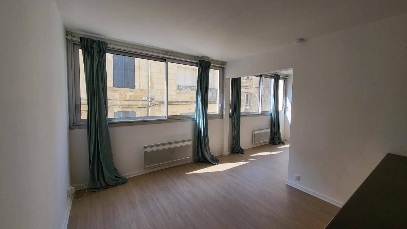 Appartement 1 pièce 30 m² · à Bordeaux · 29,5 m² · 613 €