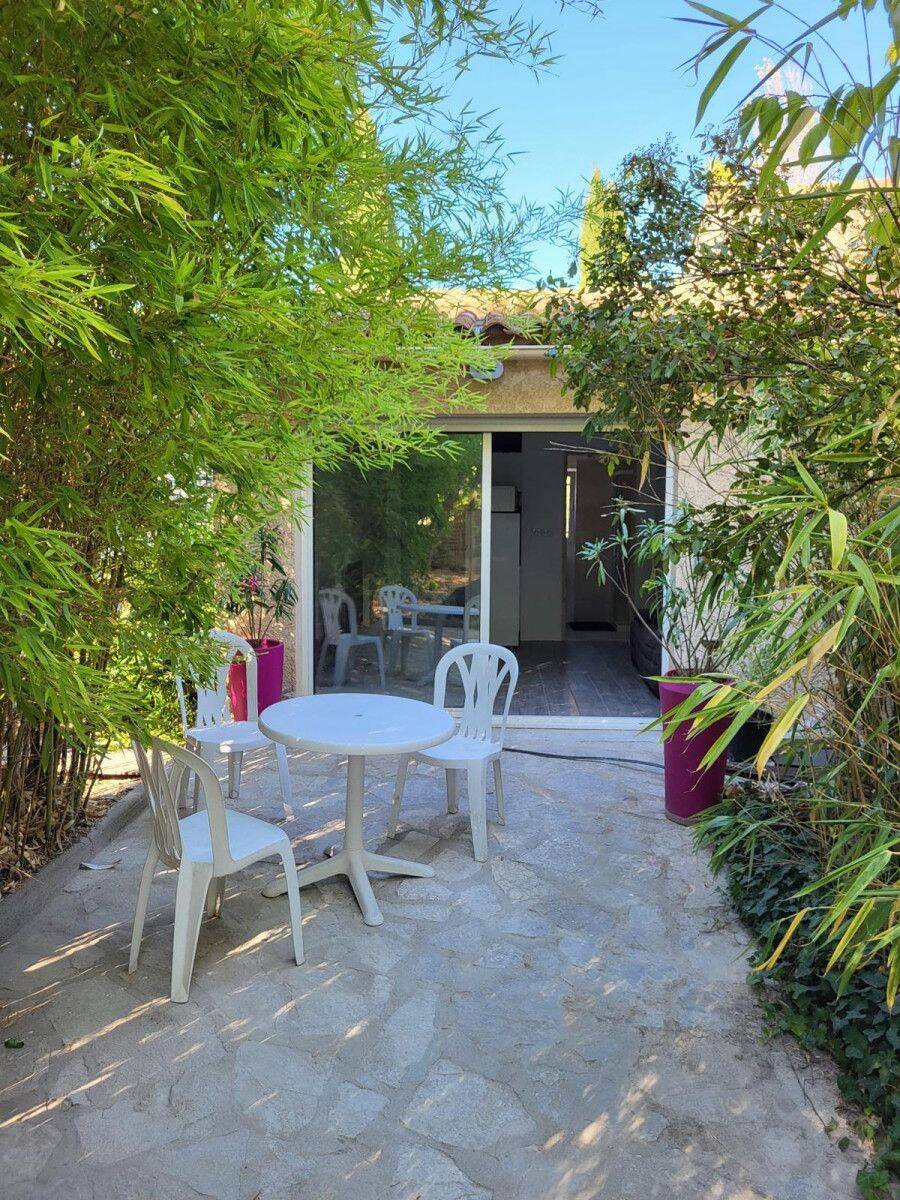 Appartement 1 pièce 28 m² · à Vailhauquès · 28 m² · 550 €