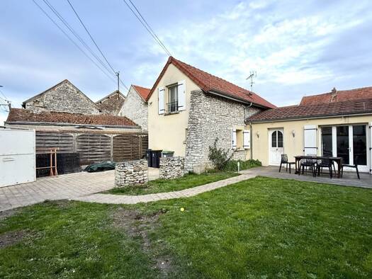 Maison à vendre 229 000 € 4 pièces 2 chambres 86 m² 236 m² de terrain Guernes 78520