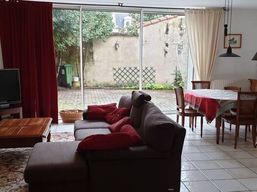 Appartement à louer 1 100 € 4 pièces 3 chambres 120 m² RDC/3 Centre Ville Niort 79000