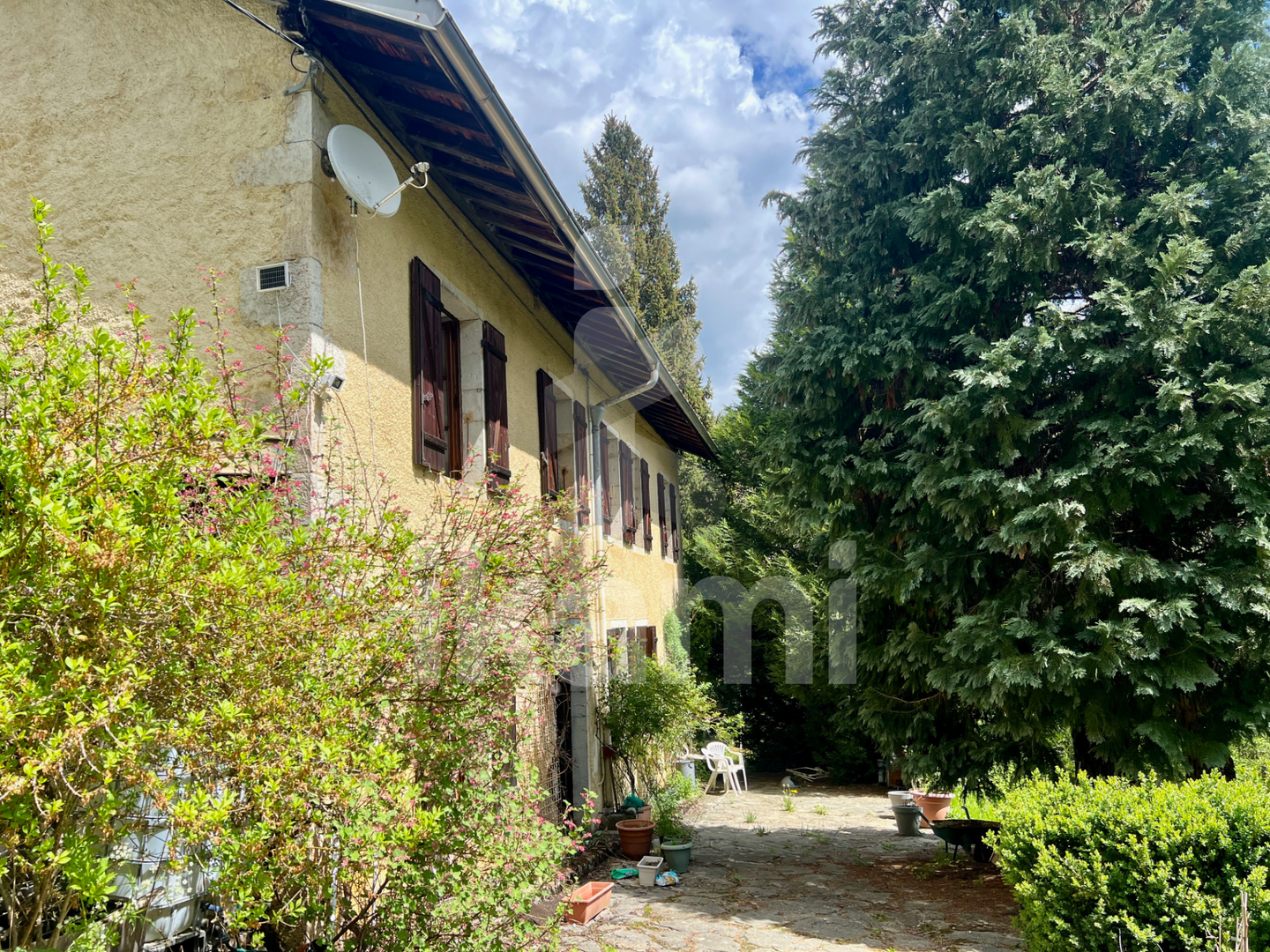 Maison 7 pièces 385 m² · à Hauts de Bienne · 385 m² · 440 000 €