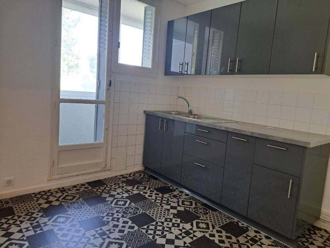 Appartement 3 pièces 57 m² · à Seyssinet-Pariset · 57 m² · 737 €/mois