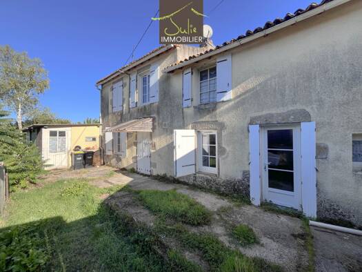 Maison à vendre 49 000 € 3 pièces 1 chambre 79 m² 422 m² de terrain Bressuire 79300