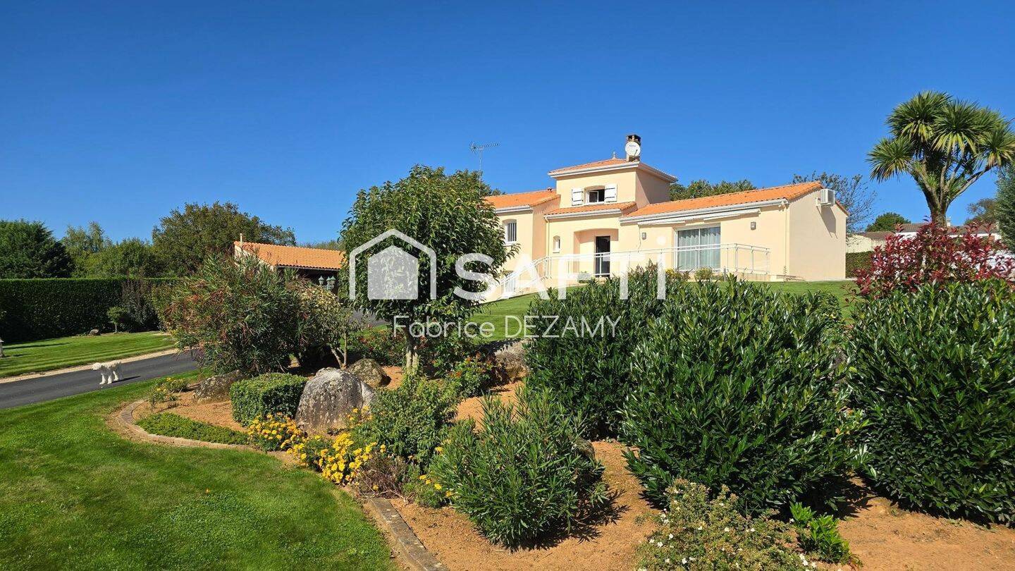 Maison 6 pièces 125 m² · à Mervent · 125 m² · 414 000 €