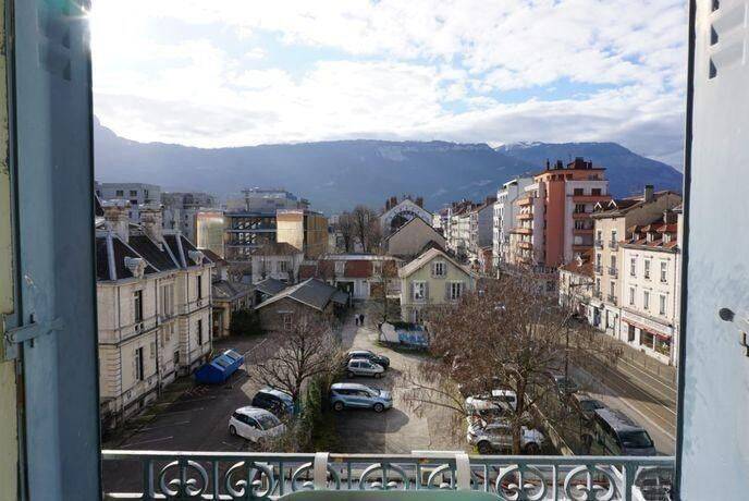 Appartement 2 pièces 42 m² · à Grenoble · 42 m² · 670 €