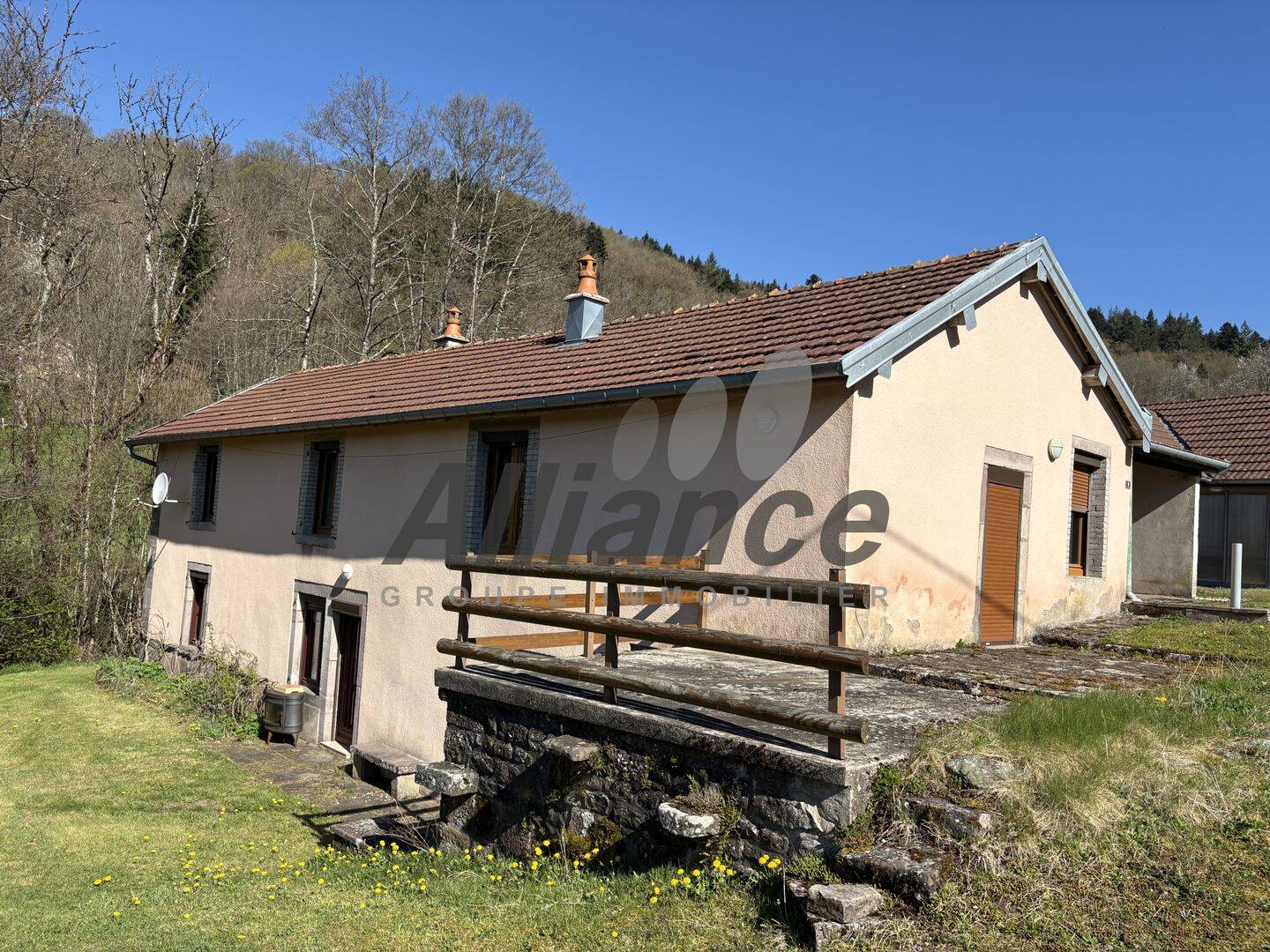 Maison 9 pièces 230 m² · à Luxeuil-les-Bains · 230 m² · 249 000 €