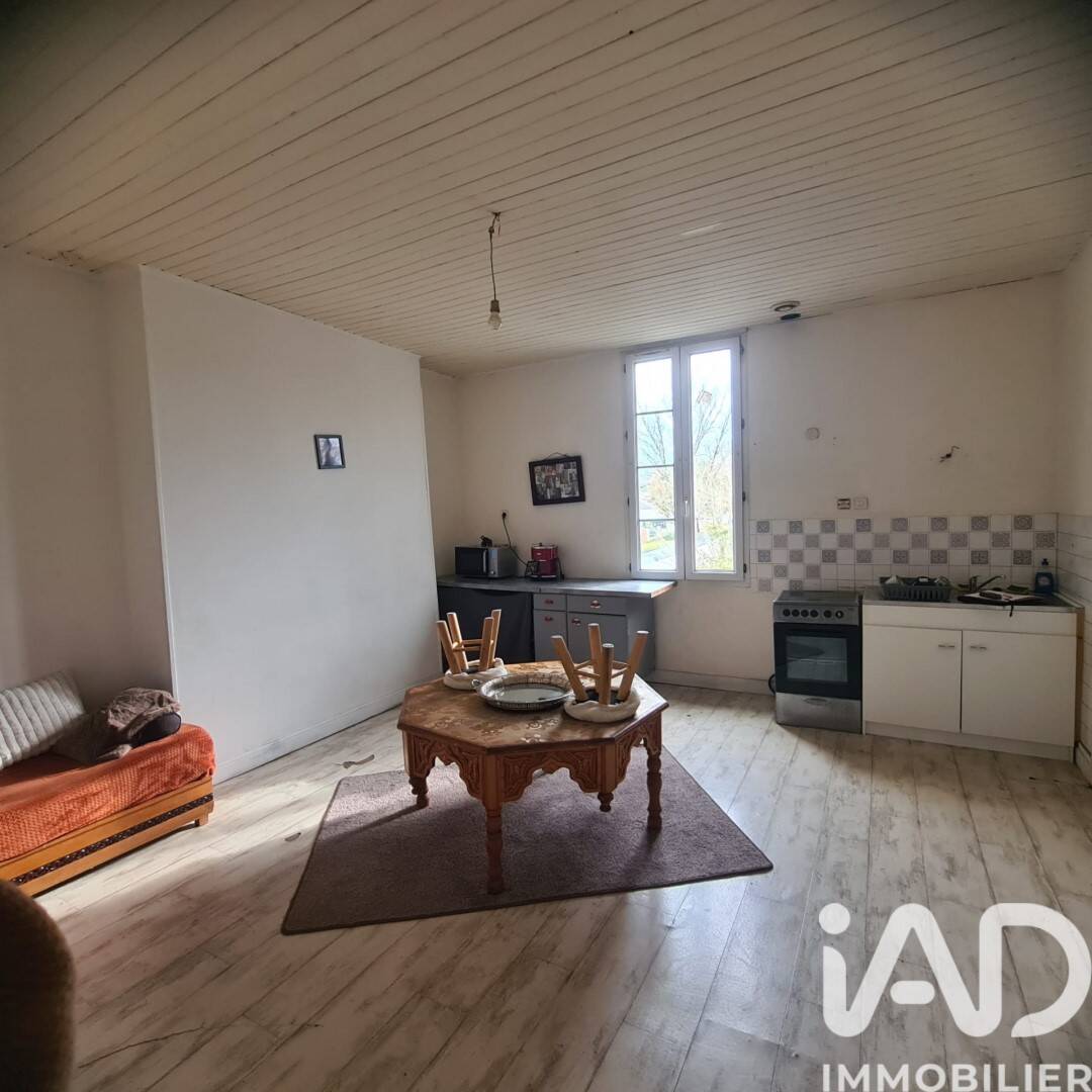 Maison 6 pièces 200 m² · à Saint-Seurin-sur-l'Isle · 200 m² · 199 000 €