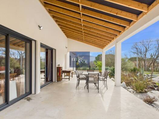 Maison de plain-pied à vendre 329 000 € 4 pièces 3 chambres 127,4 m² 1 900 m² de terrain Chandolas 07230