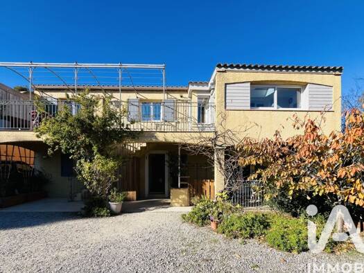 Maison de plain-pied à vendre 520 000 € 10 pièces 6 chambres 200 m² 1 986 m² de terrain Roquefort-des-Corbières 11540