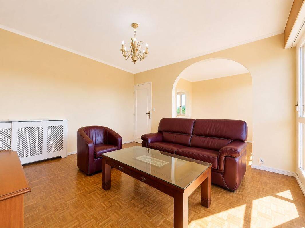 Appartement 4 pièces 70 m² · à Chennevières-sur-Marne · 70 m² · 185 000 €