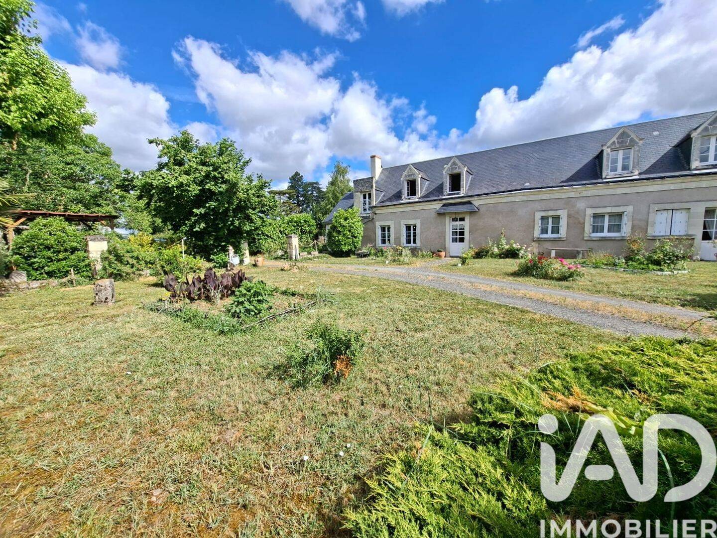Maison 8 pièces 179 m² · à Restigné · 179 m² · 299 000 €