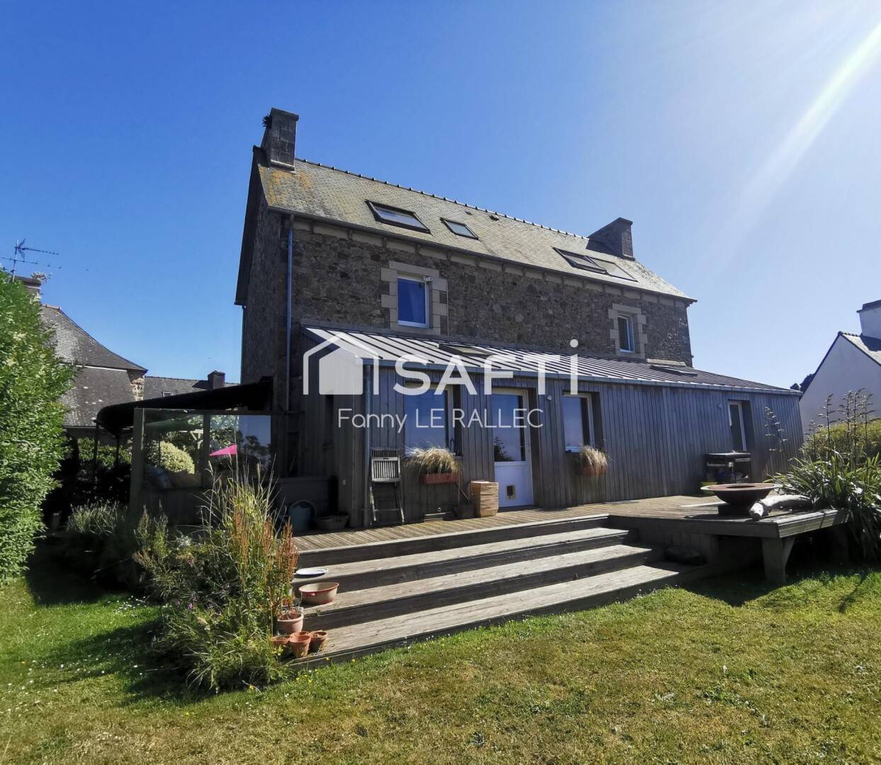 Maison 7 pièces 180 m² · à Plougrescant · 180 m² · 468 000 €