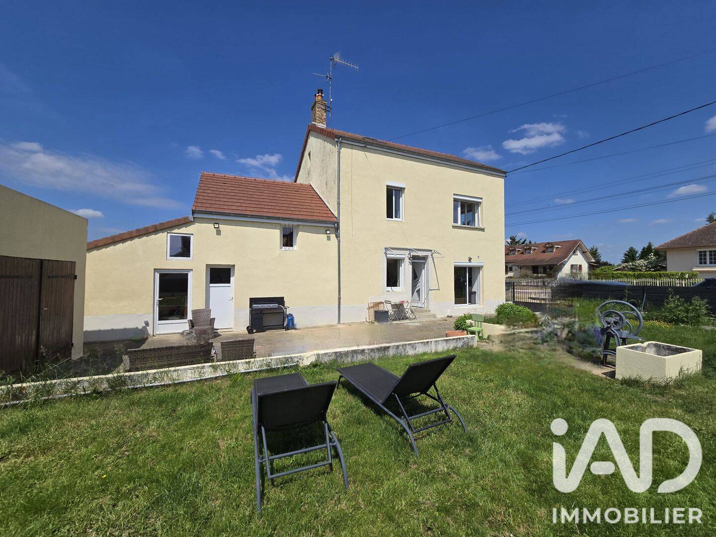 Maison 5 pièces 134 m² · à Ouges · 134 m² · 290 000 €