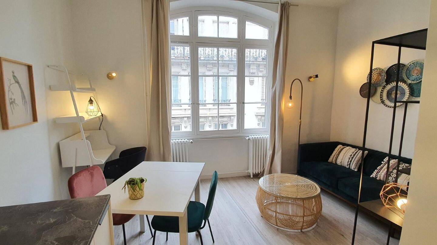Appartement 1 pièce 28 m² · à Lyon 2ème Arrondissement · 27,9 m² · 798 €