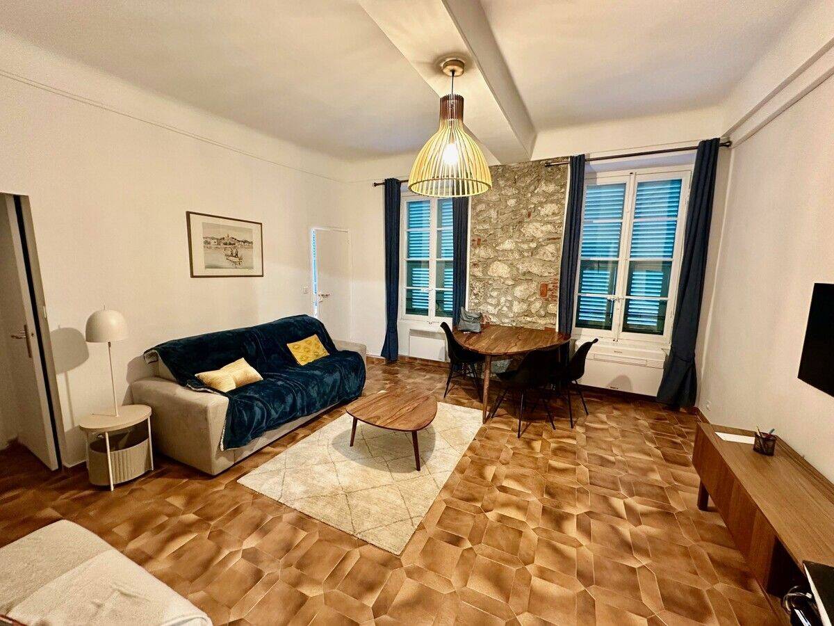 Appartement 1 pièce 35 m² · à Nice · 34,6 m² · 795 €