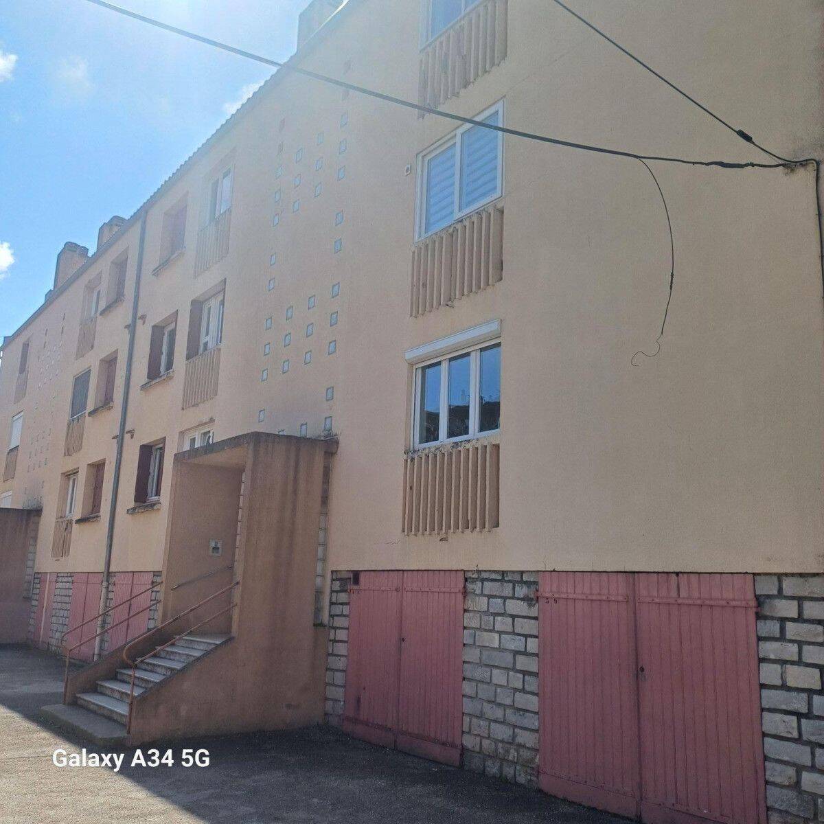 Appartement 3 pièces 69 m² · à Pierrefeu-du-Var · 69 m² · 880 €