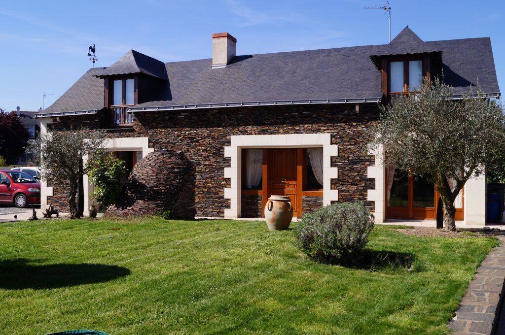 Maison 5 pièces 115 m² · à Les Garennes sur Loire · 115 m² · 1 120 €/mois